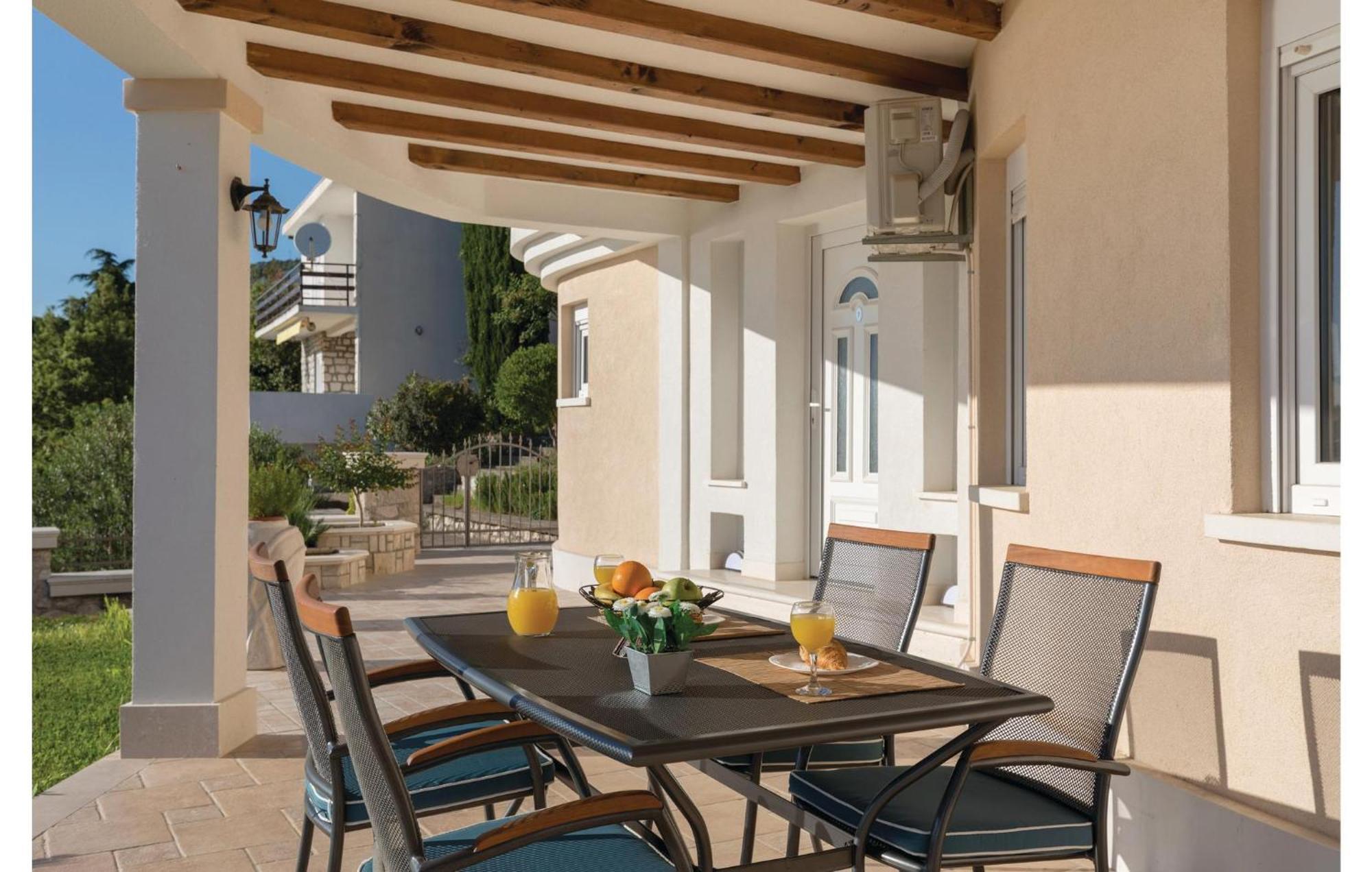 Lovely Apartment In Komarna With House Sea View Klek Exterior foto