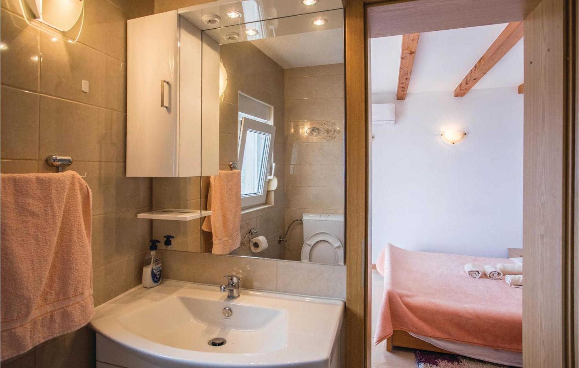 Lovely Apartment In Komarna With House Sea View Klek Exterior foto